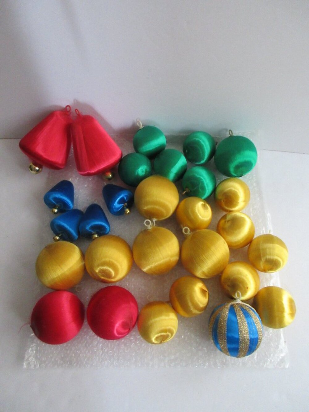 28 Pyramid Satin Sheen Ornaments 6 Bells, Red Green Gold Balls Vintage